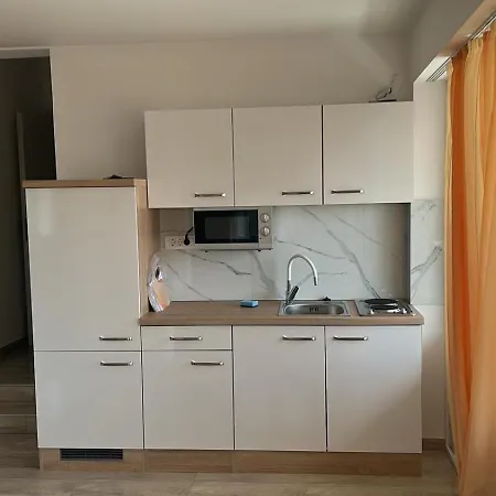 With Parking Space - 23444 Apartman *