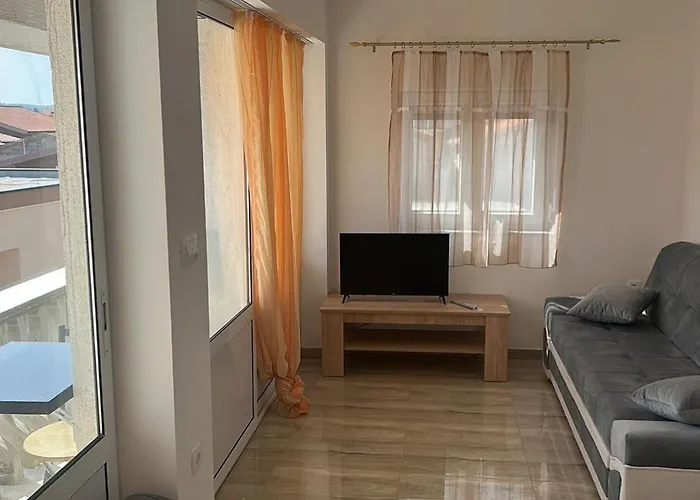 Apartman With Parking Space - 23444 Vir