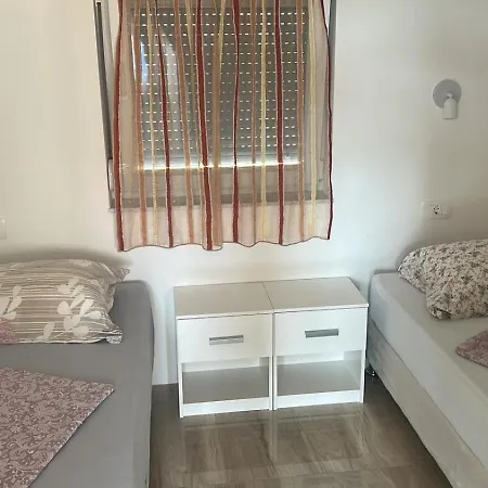 With Parking Space - 23444 Apartmán Vir