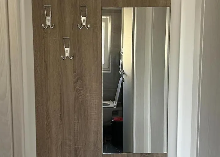 Lägenhet With Parking Space - 23444 Vir